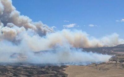 cbsn fusion 3 firefighters killed battling wildfire on colorado utah border deadly flooding in kentucky thumbnail