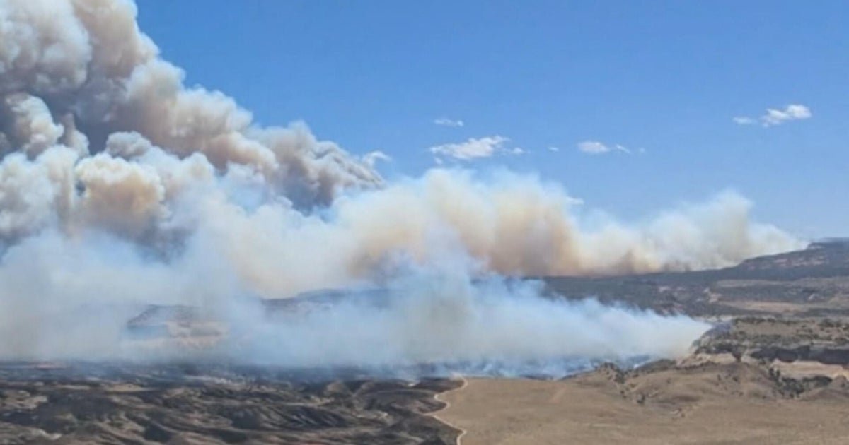 cbsn fusion 3 firefighters killed battling wildfire on colorado utah border deadly flooding in kentucky thumbnail