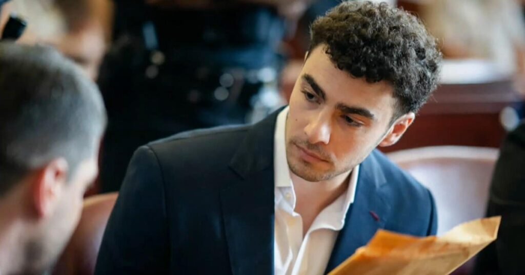 Luigi Mangione’s lawyers withdraw psychiatric defense for state case in CEO killing