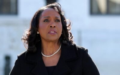 cbsn fusion supreme court appears skeptical of trumps efforts to fire lisa cook from fed board thumbnail