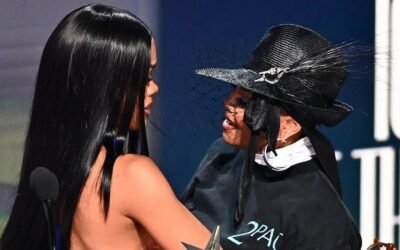 cbsn fusion teyana taylor surprised by janet jackson with bet icon of the year award thumbnail