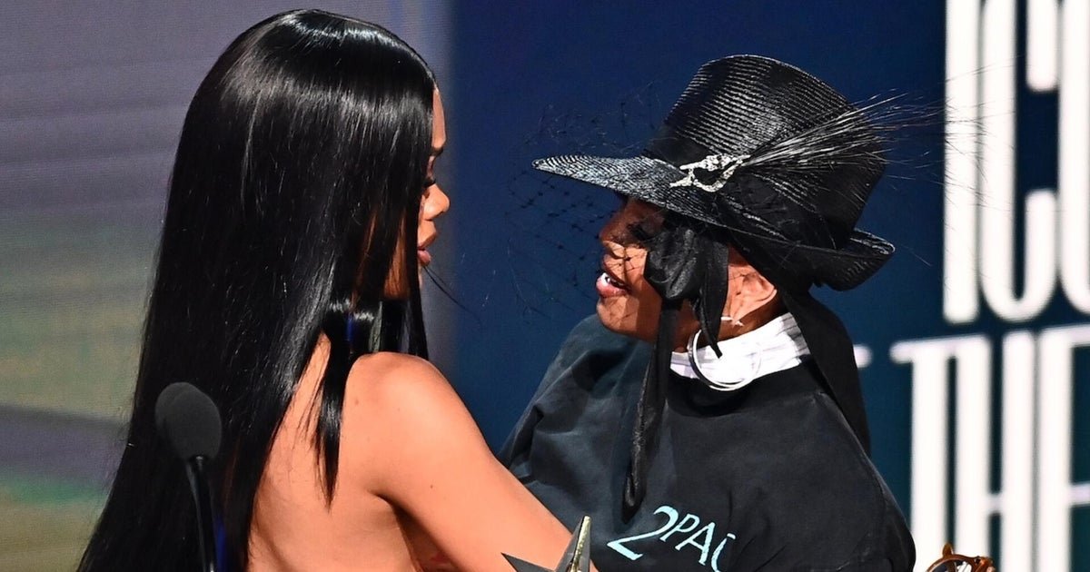 cbsn fusion teyana taylor surprised by janet jackson with bet icon of the year award thumbnail
