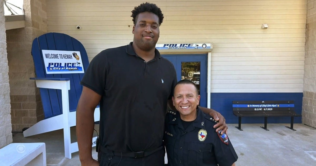 cbsn fusion 7 foot 3 former pro basketball player sworn in as texas police officer thumbnail