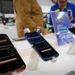 cbsn fusion apple unveils program to allow consumers to lease devices thumbnail