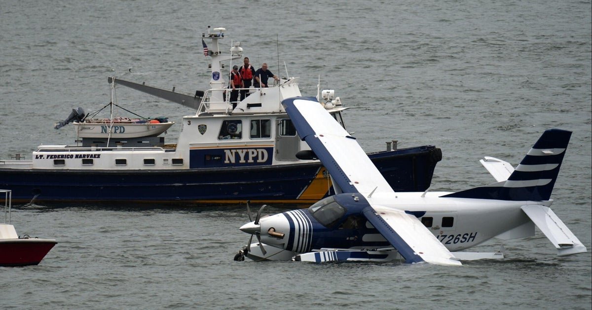 cbsn fusion passenger recounts seaplanes hard landing in new york citys east river thumbnail