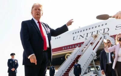 cbsn fusion trump takes first ride aboard luxury new air force one gifted qataris thumbnail