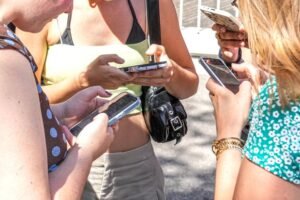 france social media 2286406325