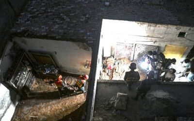 pakistan roof collapse 2283496025