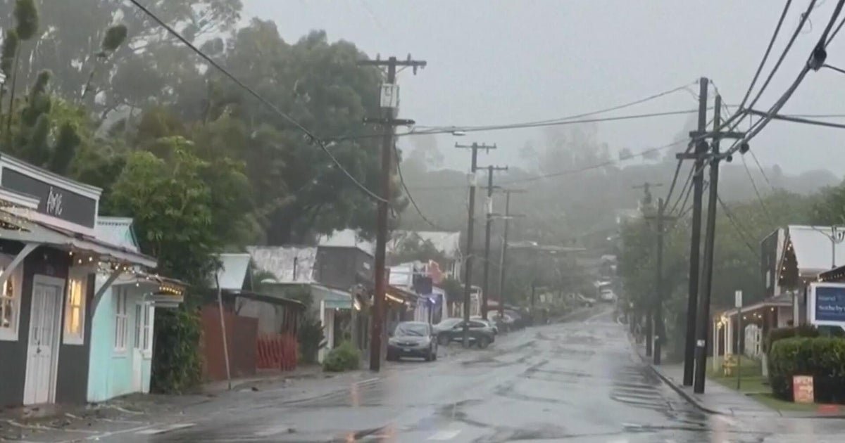cbsn fusion hawaii governor calls state of emergency as hurricane lala expected to pummel big island thumbnail