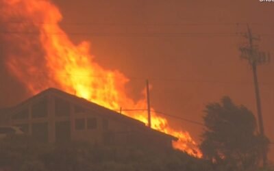 cbsn fusion rush escape nevada hawk fire sweeps reno neighborhoods thumbnail