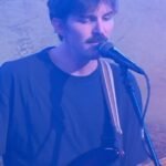 thumbs sing blue