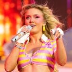 thumbs zara larsson