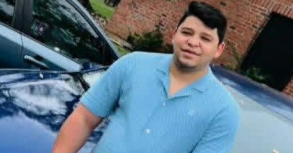 cbsn fusion man shot by ice returns hospital detention center left side paralysis attorney thumbnail