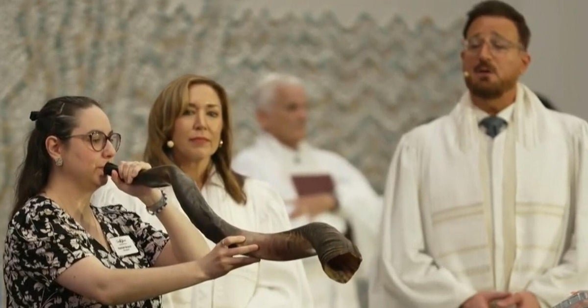 cbsn fusion michigan synagogue temple israel reopens after attempted terror attack thumbnail