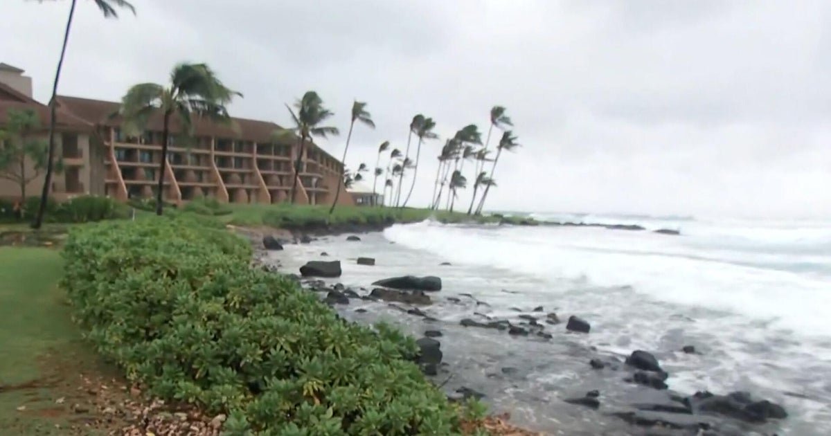 cbsn fusion state of emergency hawaii hurricane lowell approaches thumbnail
