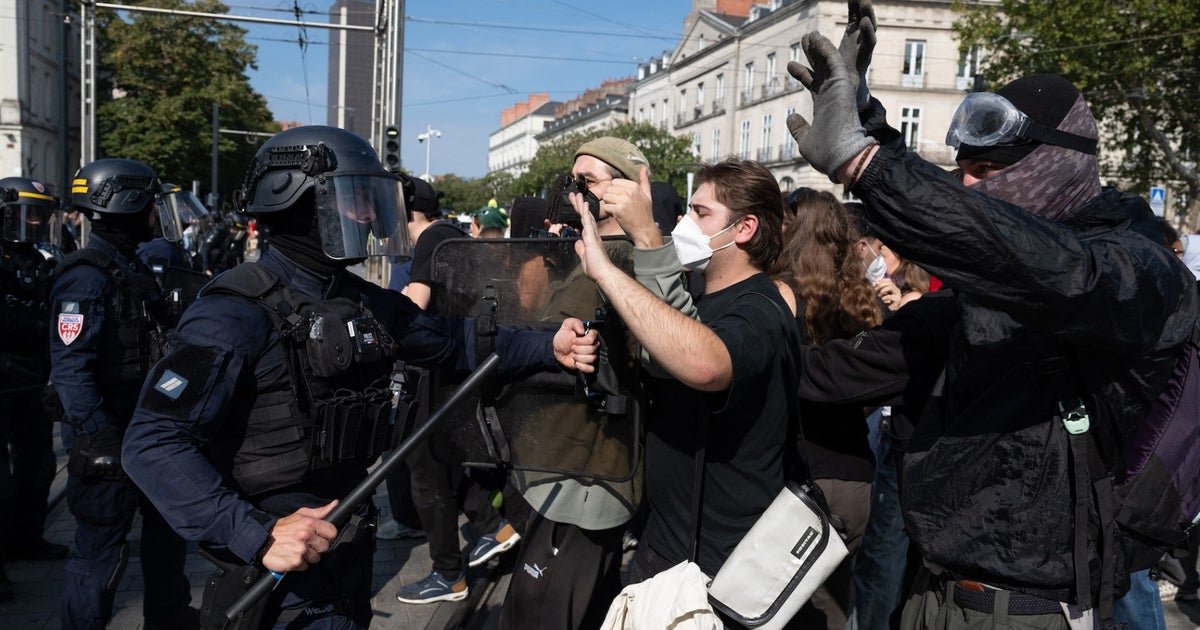 cbsn fusion nearly 2000 schools closed in france as students parents protest thumbnail